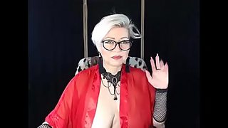 hot older women sigourney weaver breasts