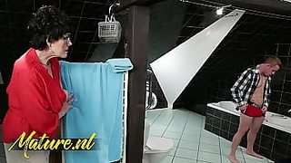 mom daughter first time sex