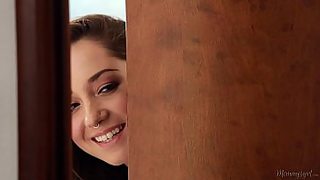 young daughter eats mom pussy